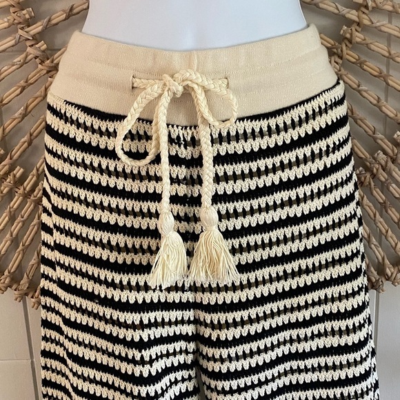 VERONICA BEARD Arzoo Cropped Crochet Cotton Knit Off White & Black Pants Medium - Picture 3 of 10
